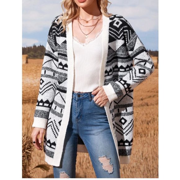 Sweaters - Black and White Geo Pattern Cardigan